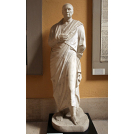 Statua di magistrato